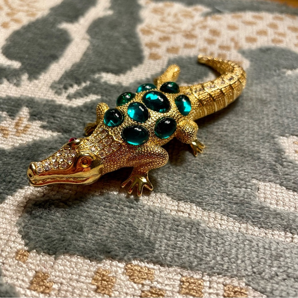 Trifari Gold Alligator Brooch